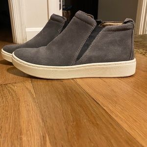 Sofft size 8 high top sneakers-gray